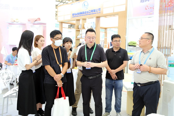 山東292家企業(yè)齊聚31屆華交會，青島家紡展團大放異彩