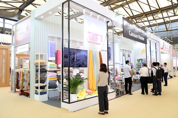 山東292家企業(yè)齊聚31屆華交會，青島家紡展團大放異彩