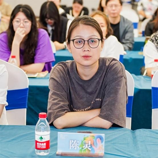 把握展陳設(shè)計(jì)前沿趨勢(shì)，柯橋天天時(shí)尚為紡企提供展廳升級(jí)實(shí)用指南！