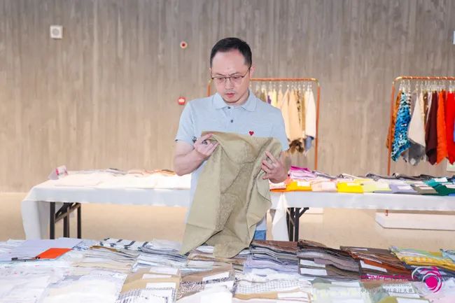 中國流行面料如何煥新當代設(shè)計？聯(lián)動雅瑩集團，這場評審會為好創(chuàng)意持續(xù)加碼