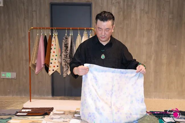 中國流行面料如何煥新當代設(shè)計？聯(lián)動雅瑩集團，這場評審會為好創(chuàng)意持續(xù)加碼