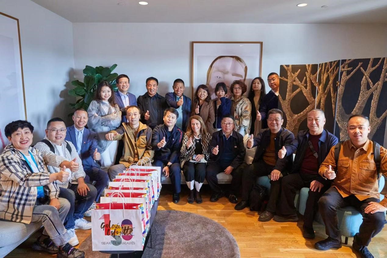 從中國黃河之濱到世界時尚之都：鄂爾多斯市羊絨在巴黎和米蘭大放異彩