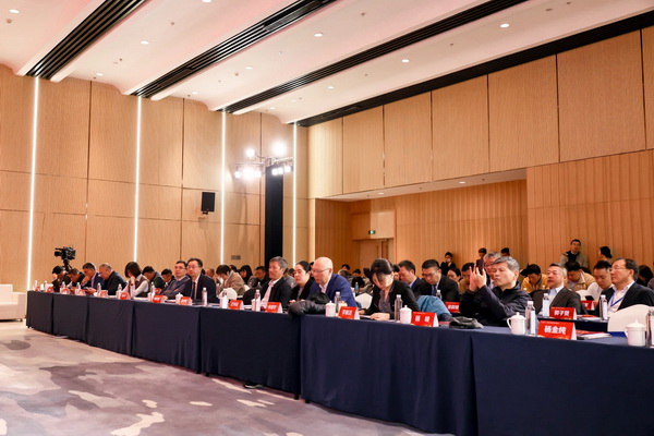 融新聚力 投創(chuàng)未來，2024中國(guó)紡織服裝行業(yè)投融資大會(huì)在紹興柯橋舉辦