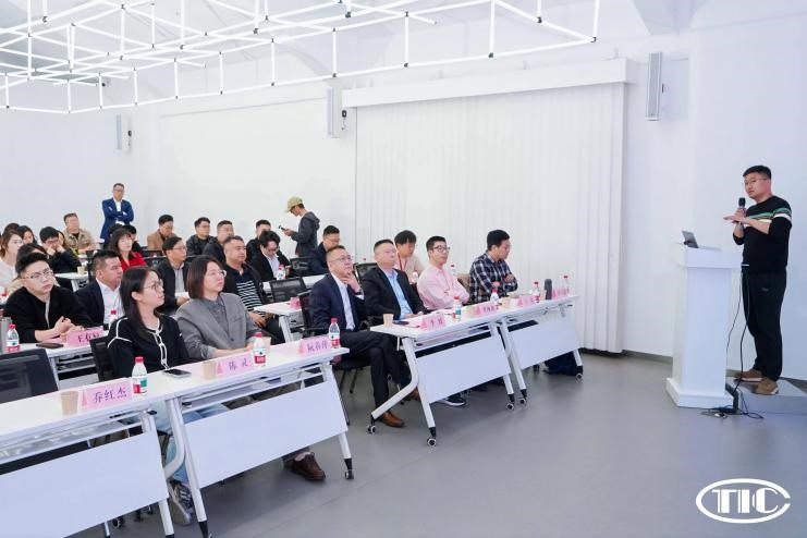 破解數字化管理難題！紡織數智轉型研討會在柯橋舉辦