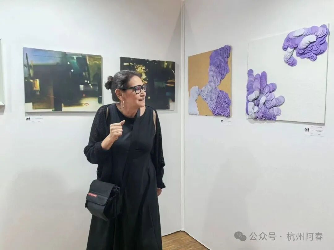 深趴藝術(shù)圈的那點事，為什么當(dāng)代藝術(shù)家傅素琴的龍鱗片會被法國盧浮宮收藏？