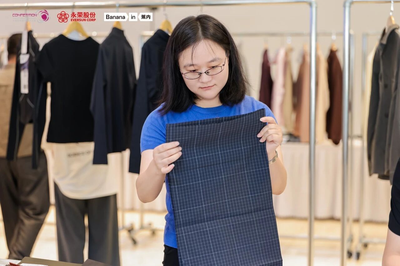 聚焦市場，引領(lǐng)創(chuàng)新！錦綸（永榮股份）產(chǎn)品開發(fā)應(yīng)用獎在上海開評